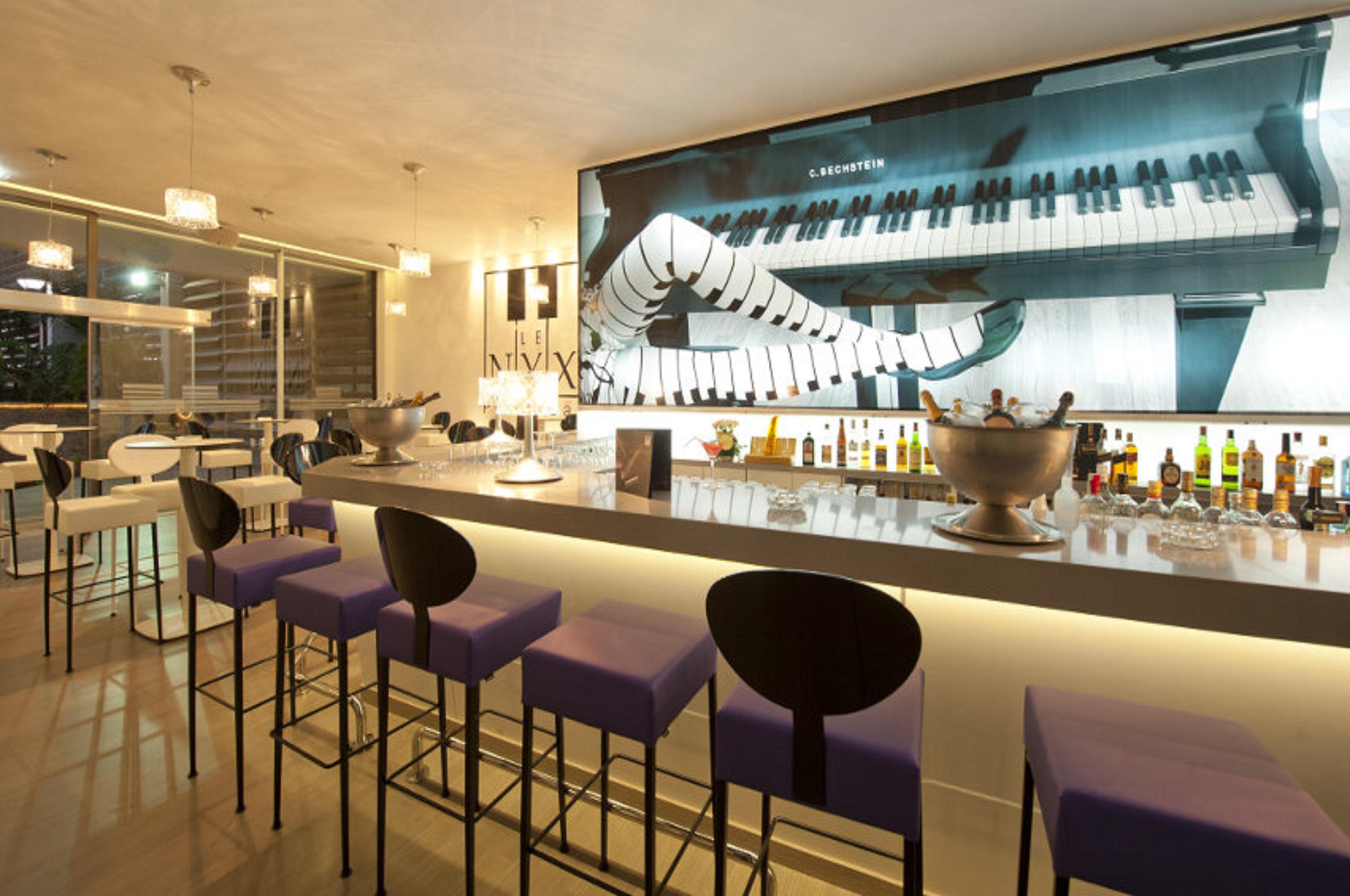 Moevenpick Hotel & Casino Malabata Tanger Exterior photo The bar at the 100 Queen's Gate